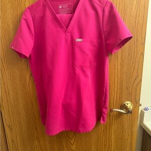 Figs size small top and joggers size SP